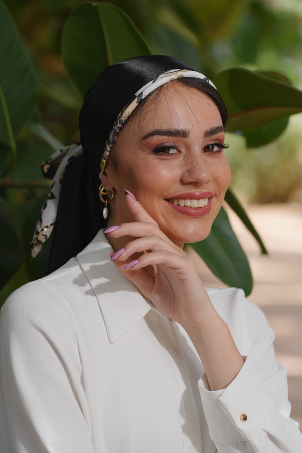 קוקו מסאטן שחור עם פס קשירה מקושקש