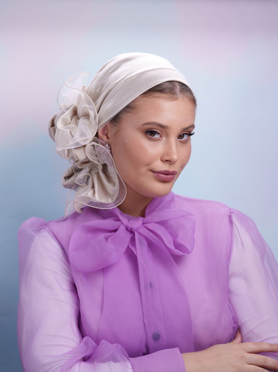 מטפחת יומי יוקרתי בז' בהיר עם טול