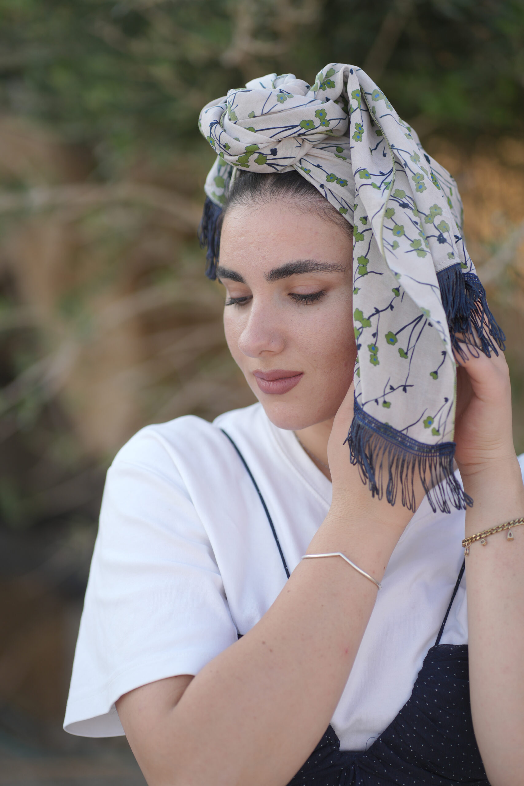 מטפחת צעיף אבן עם פרחים ירוקים (עם או בלי פרנזים)
