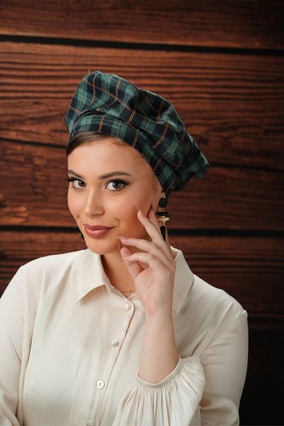 ברט ירוק משובץ