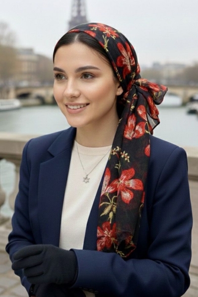 מטפחת בשיפון שחור עם הדפס פרחים אדומים