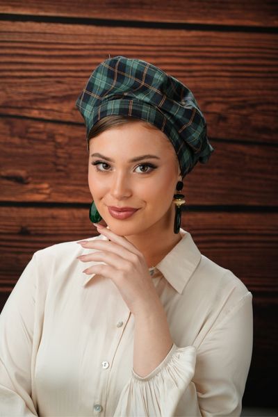 ברט ירוק משובץ