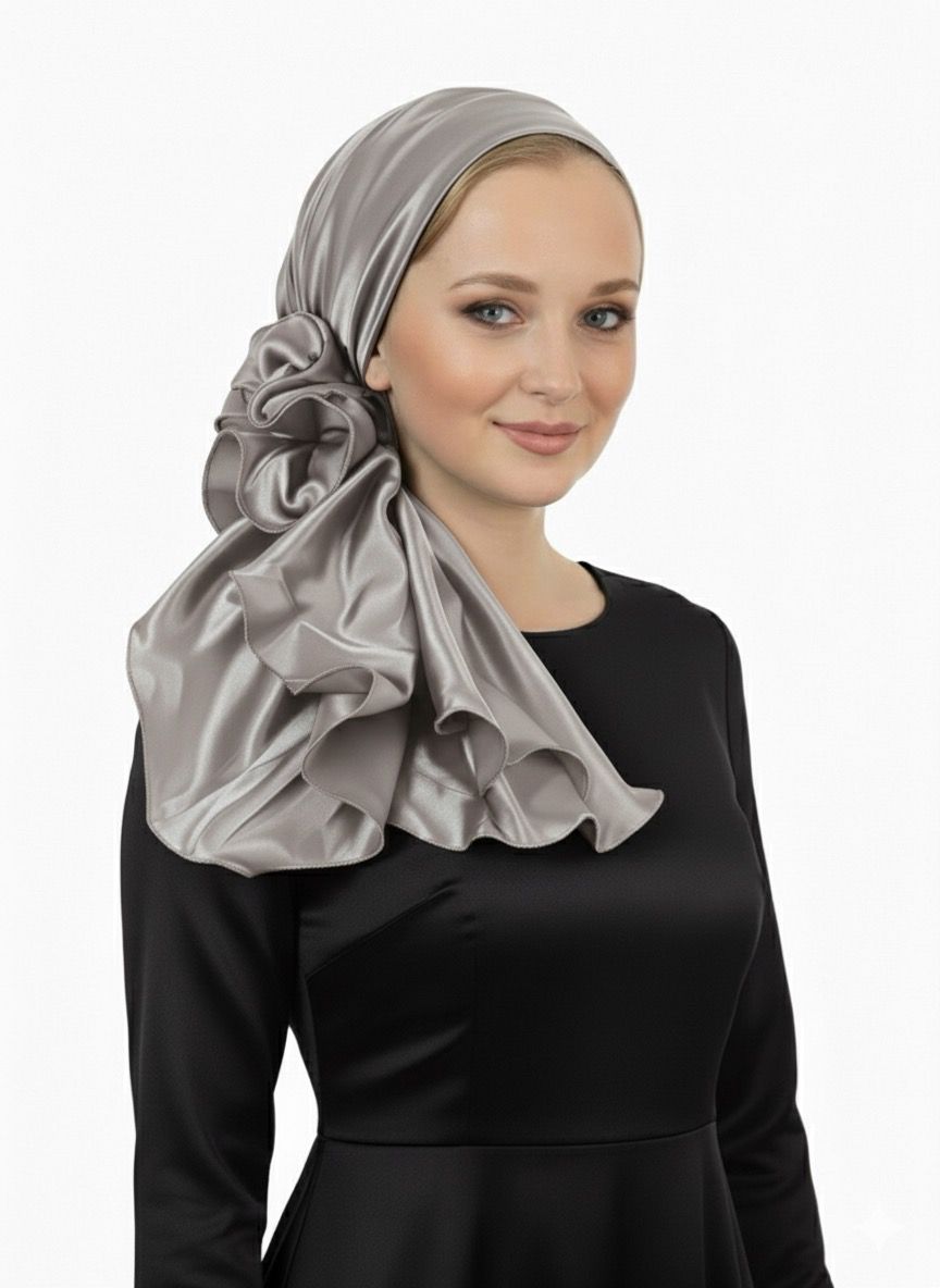 מטפחת ערב סאטן בכסף בהיר