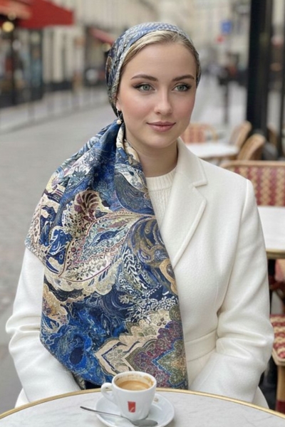 טפחת שיפון כחול עם הדפסים