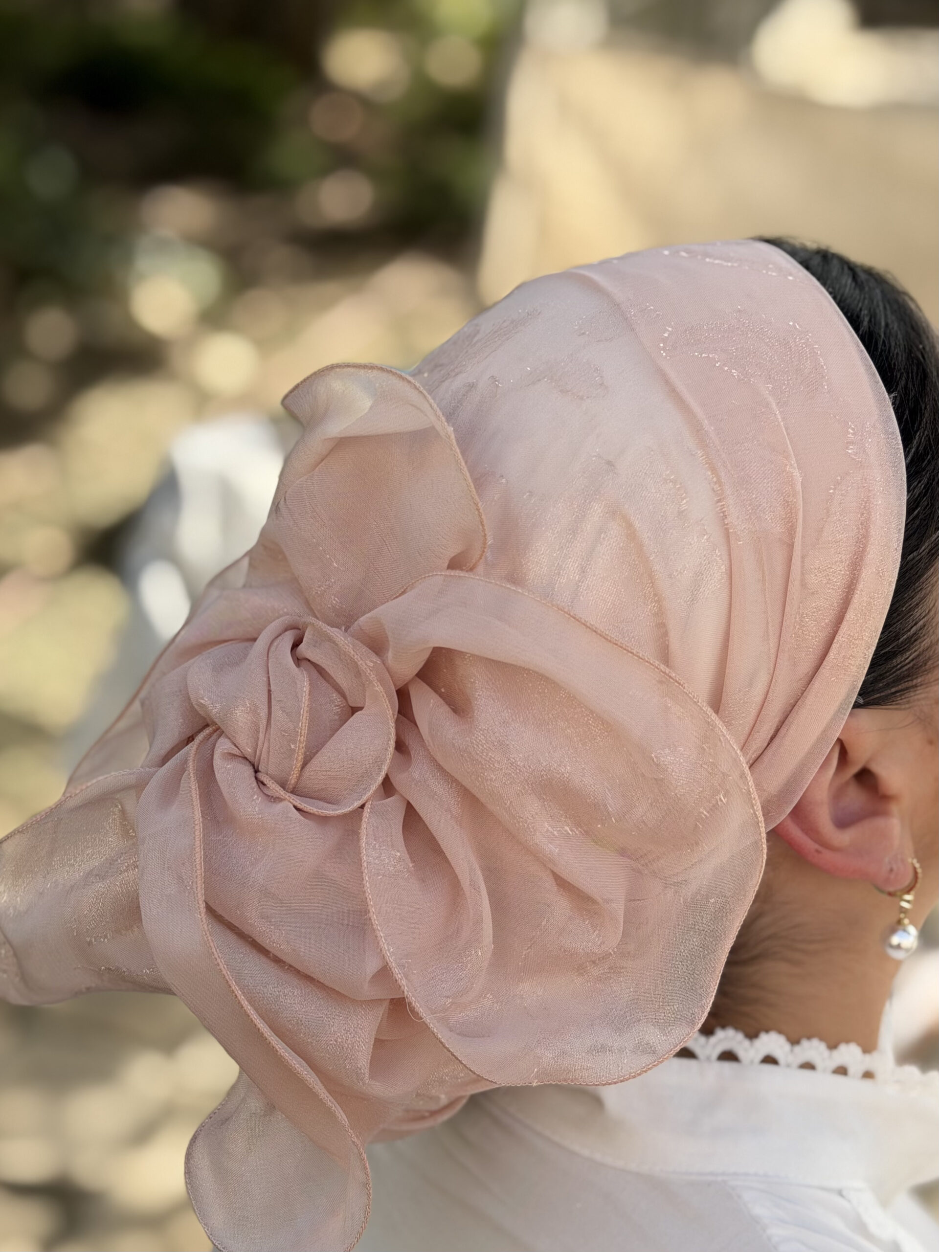 מטפחת ערב ורודה עם פסים מבריקים