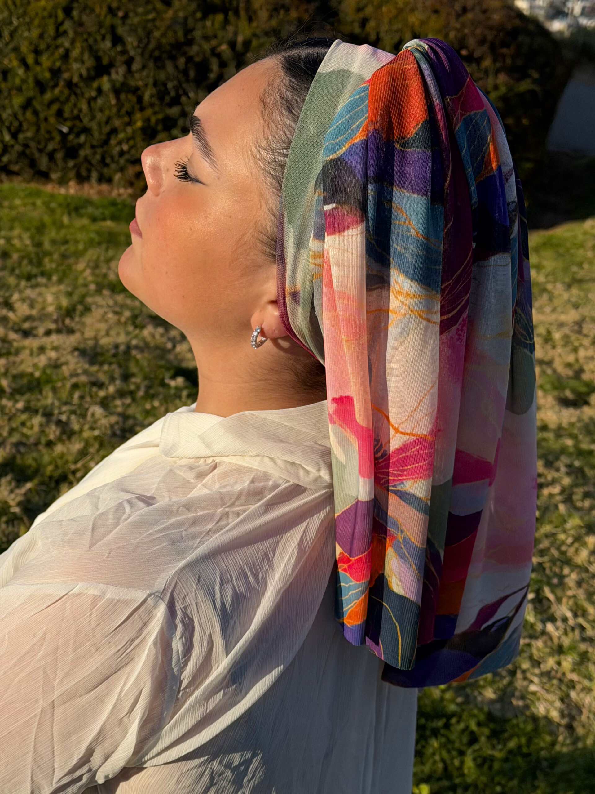 מטפחת לונג פרחונית שיפון לייקרה אדומה וצבעונית