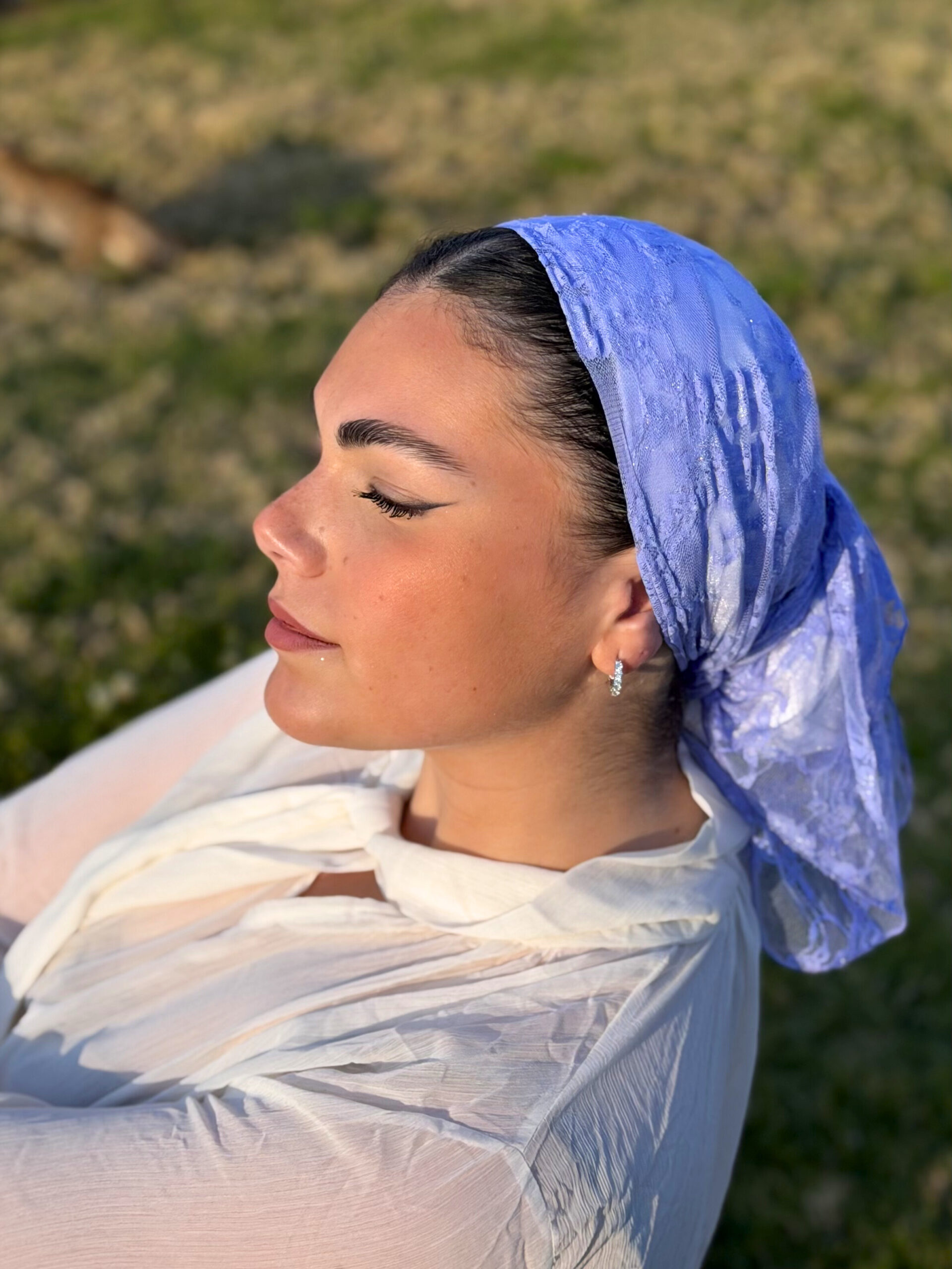 מטפחת משולש תחרה סגולה