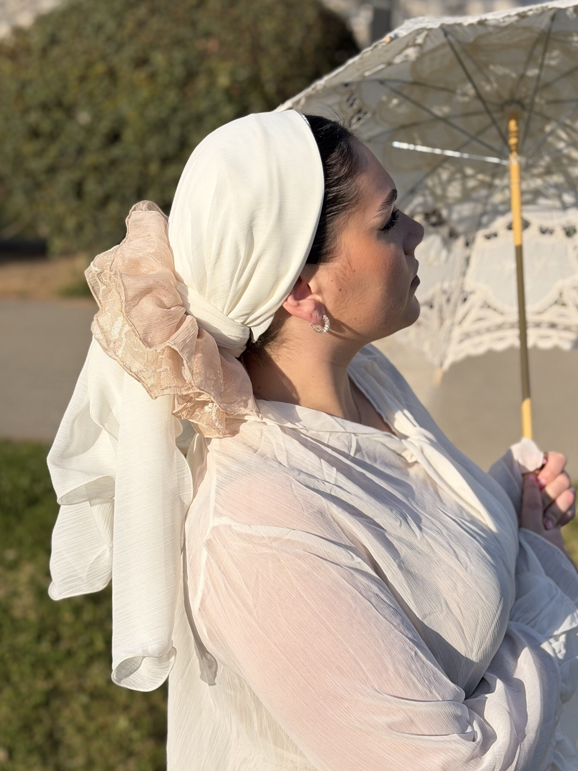 סרט תחרה ושיפון סמוק ניוד (לא כולל המטפחת הלבנה)