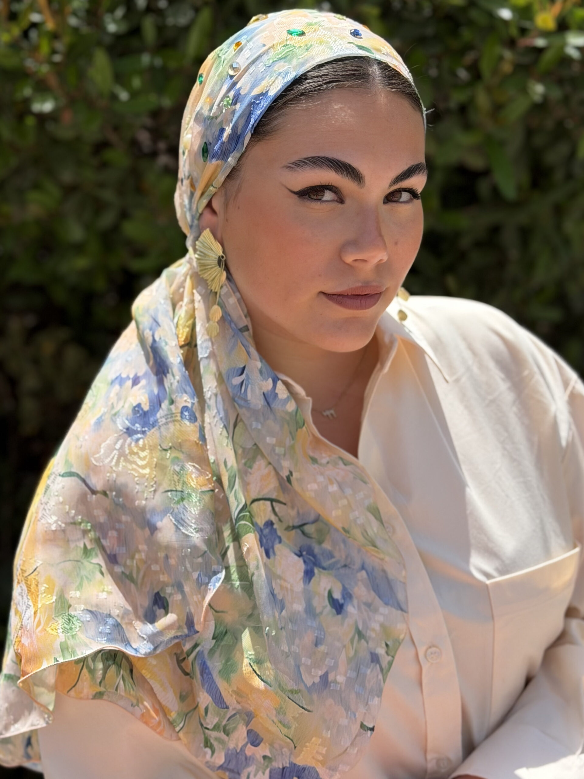 מטפחת פרחונית צהוב כחול וירוק עם/ בלי קריסטלים