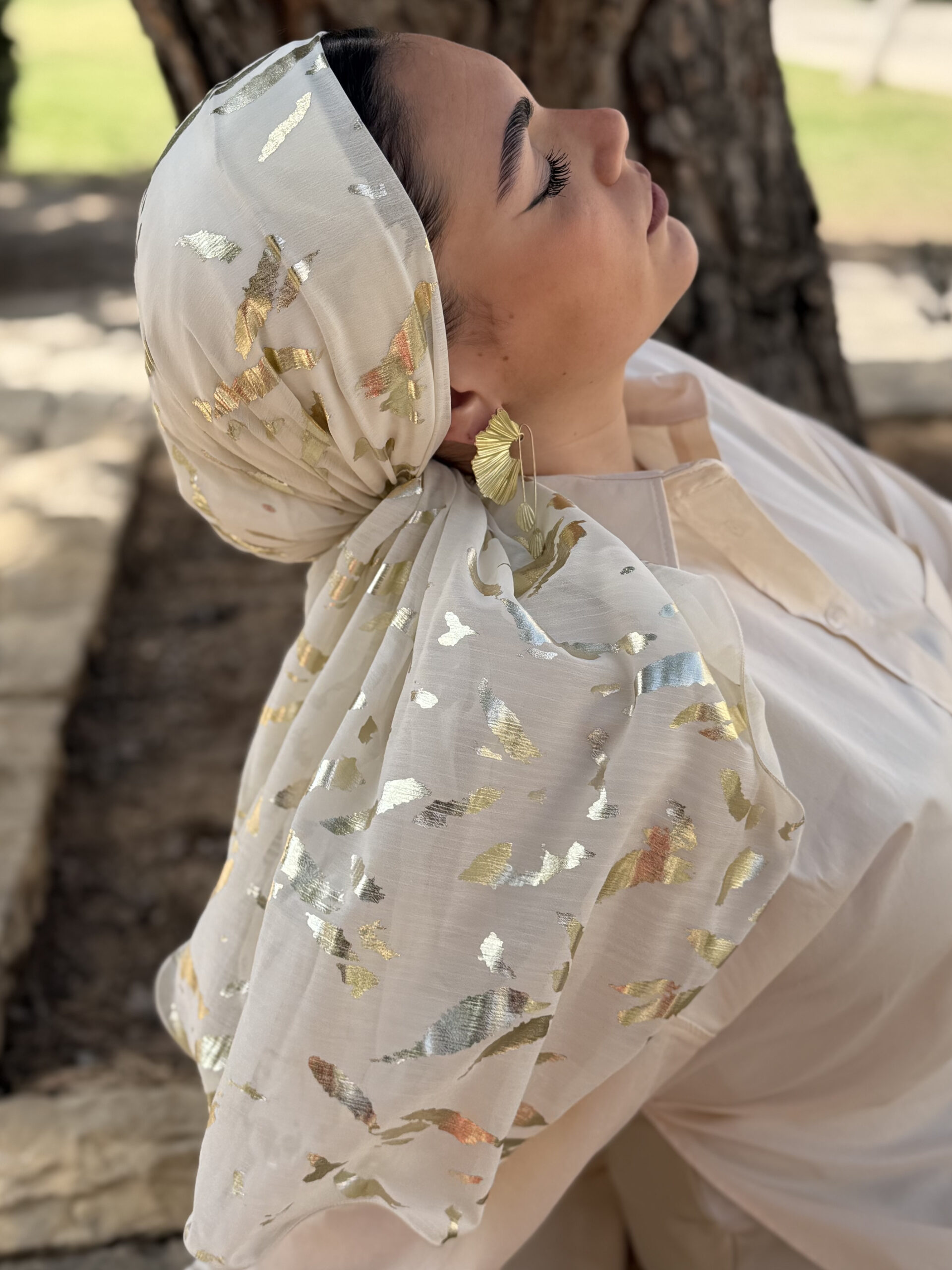 מטפחת ערב מנומרת שמנת וזהב