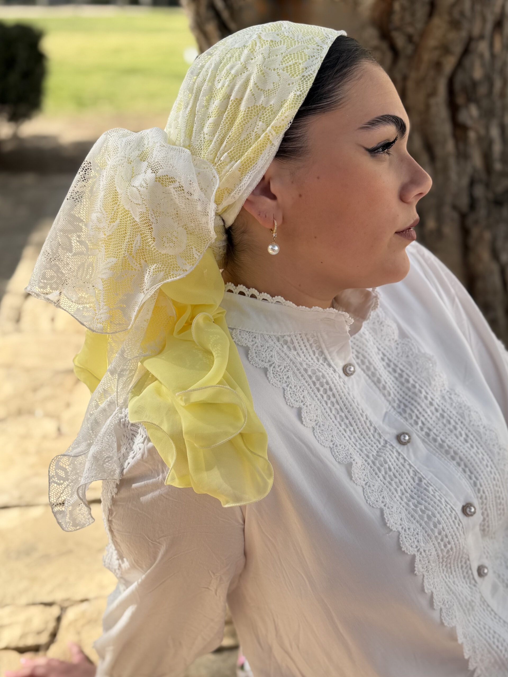 מטפחת יומי יוקרתי תחרה צהובה ולבנה