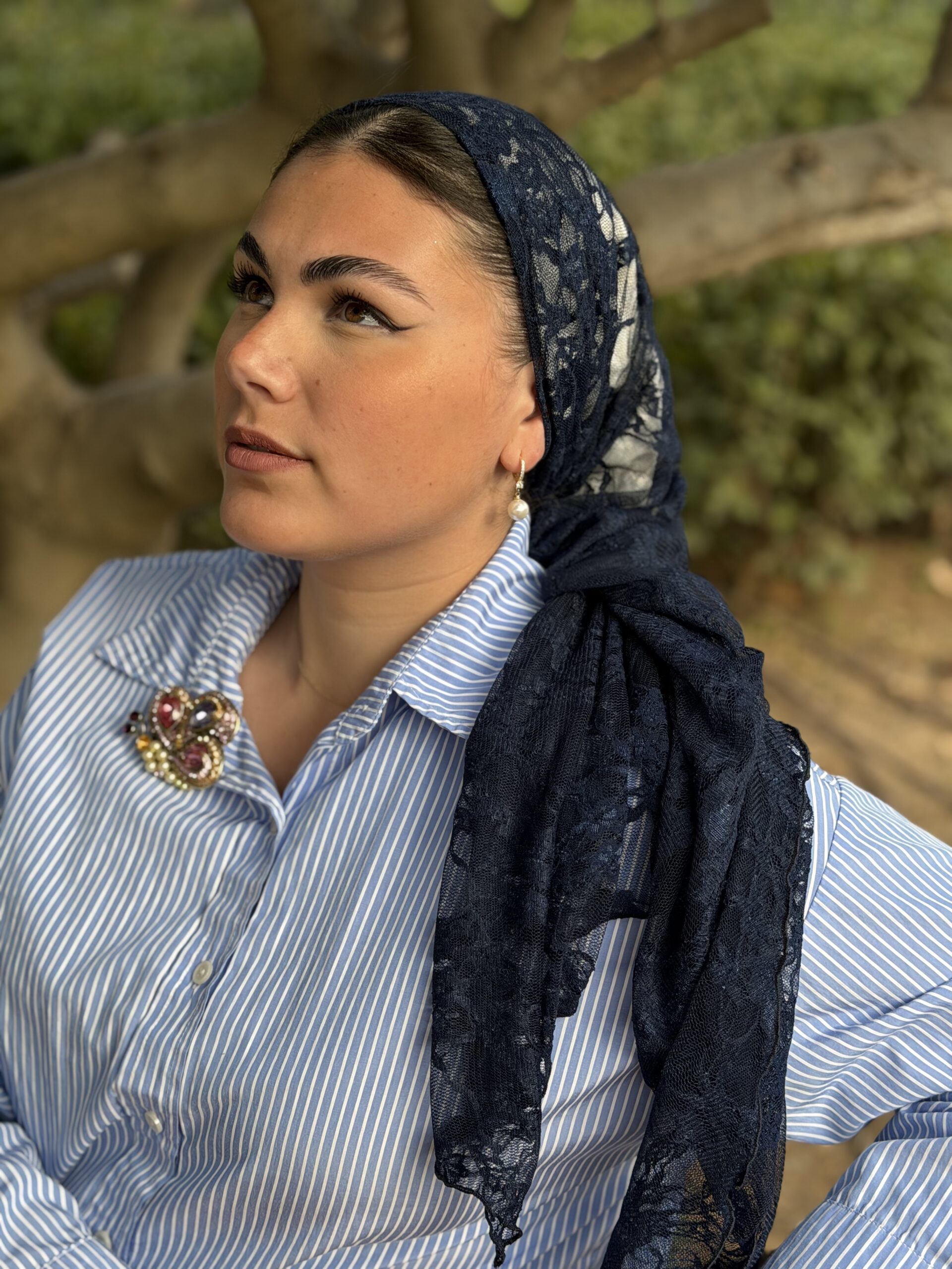 מטפחת משולש ארוך תחרה כחול ככה