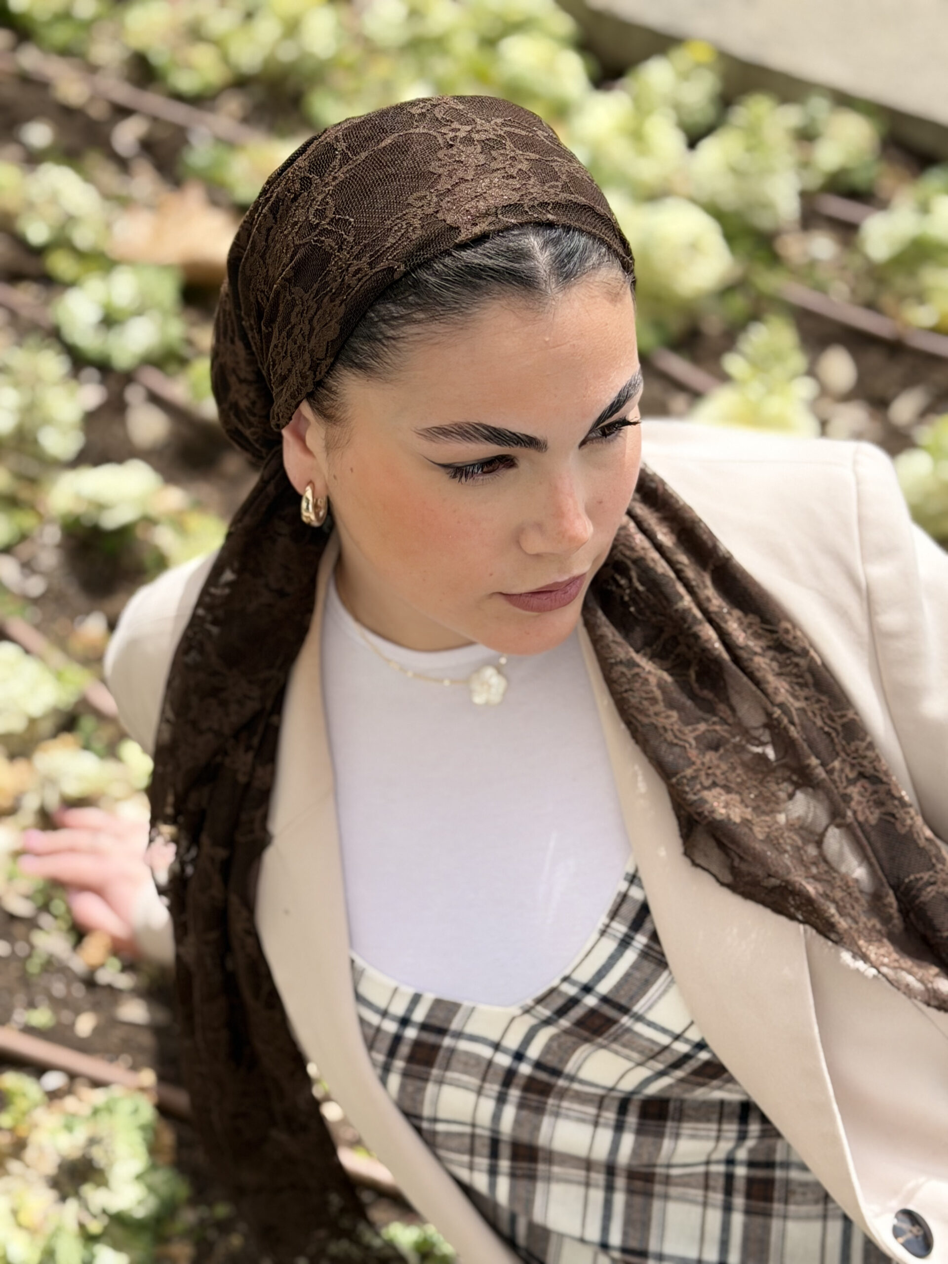 מטפחת משולש ארוכה תחרה חומה