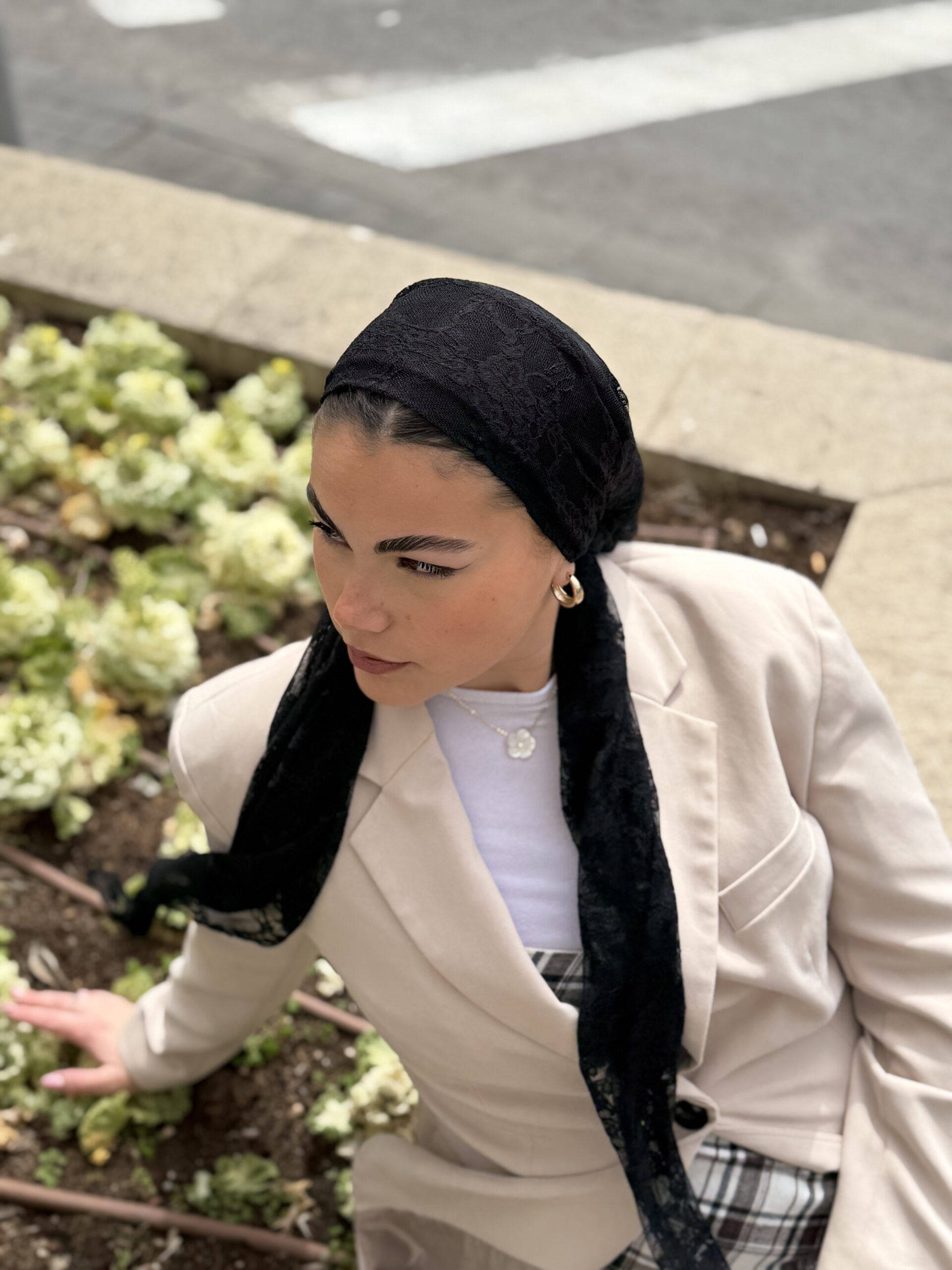 מטפחת משולש תחרה שחורה ארוכה / קצרה לבחירה