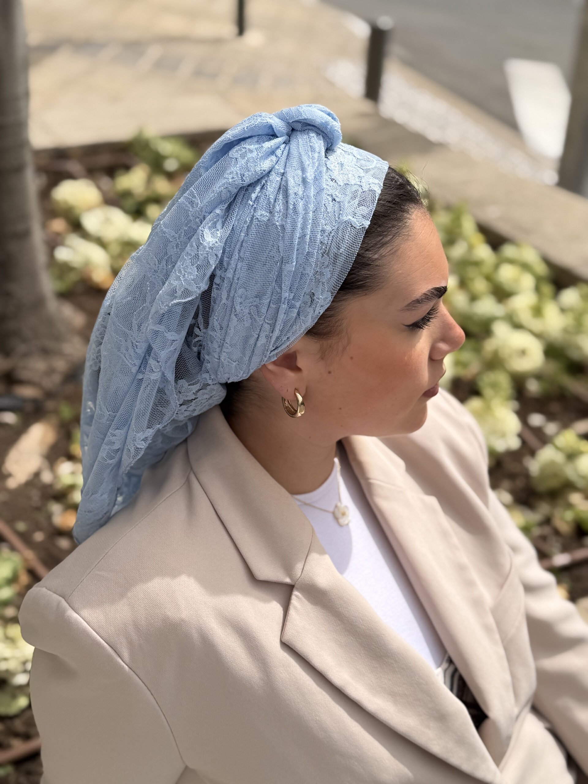 מטפחת משולש ארוך תחרה כחול בהיר