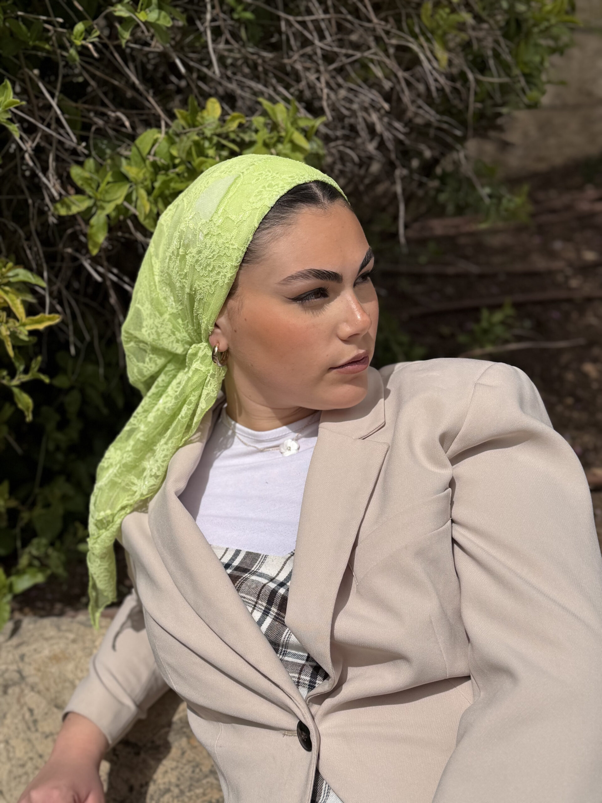 מטפחת משולש תחרה ירוקה