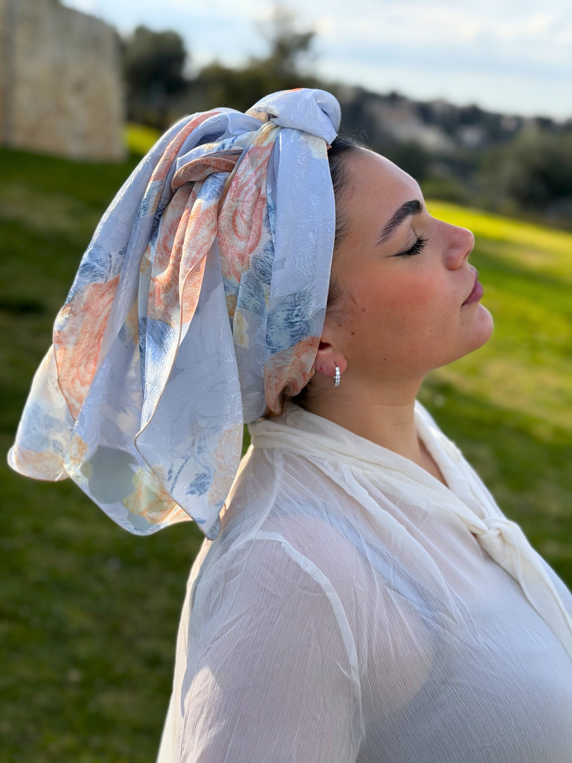 מטפחת מקושקשת כחולה וכתומה