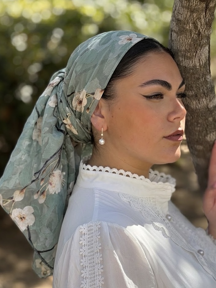 מטפחת ירוקה מודפסת פרחונית