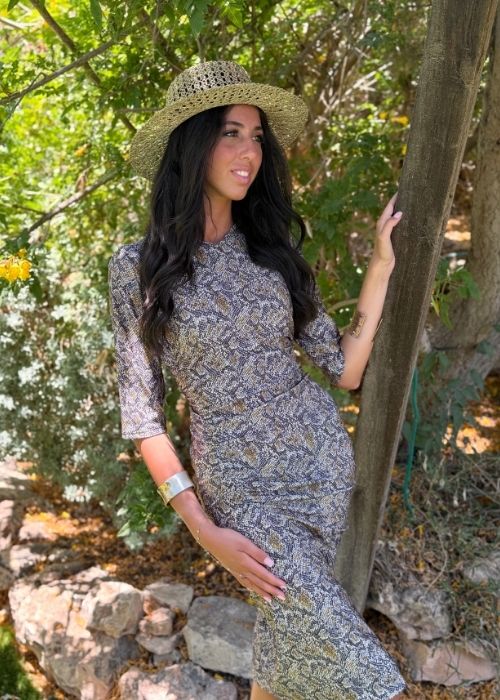 בגד ים צנוע מנוחש עם נקודות של צהוב – תמונה 3