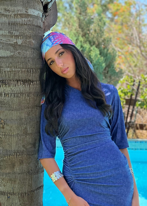 מטפחת משולשת כחולה וורודה