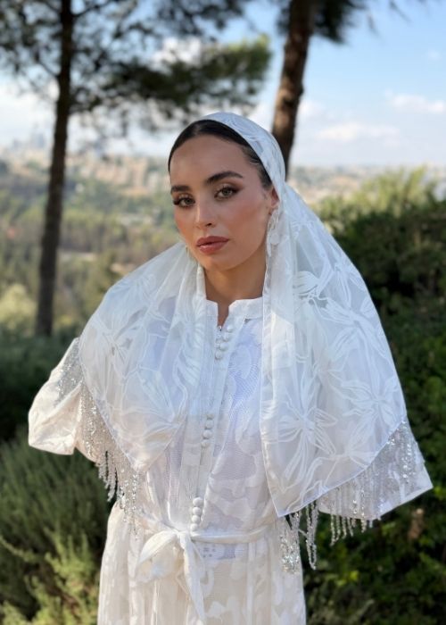 מטפחת ערב לונג לבנה מודפסת עם פרנזים פאייטים כסף – תמונה 3