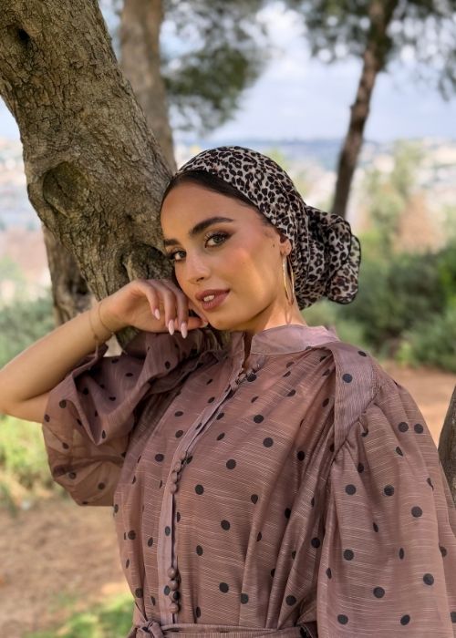 מטפחת מודפסת מנומרת – תמונה 3