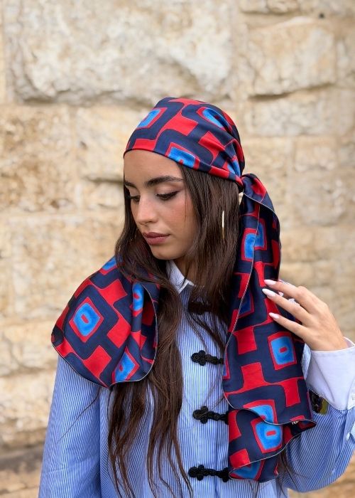 מטפחת מודפסת ריבועים אדום וכחול